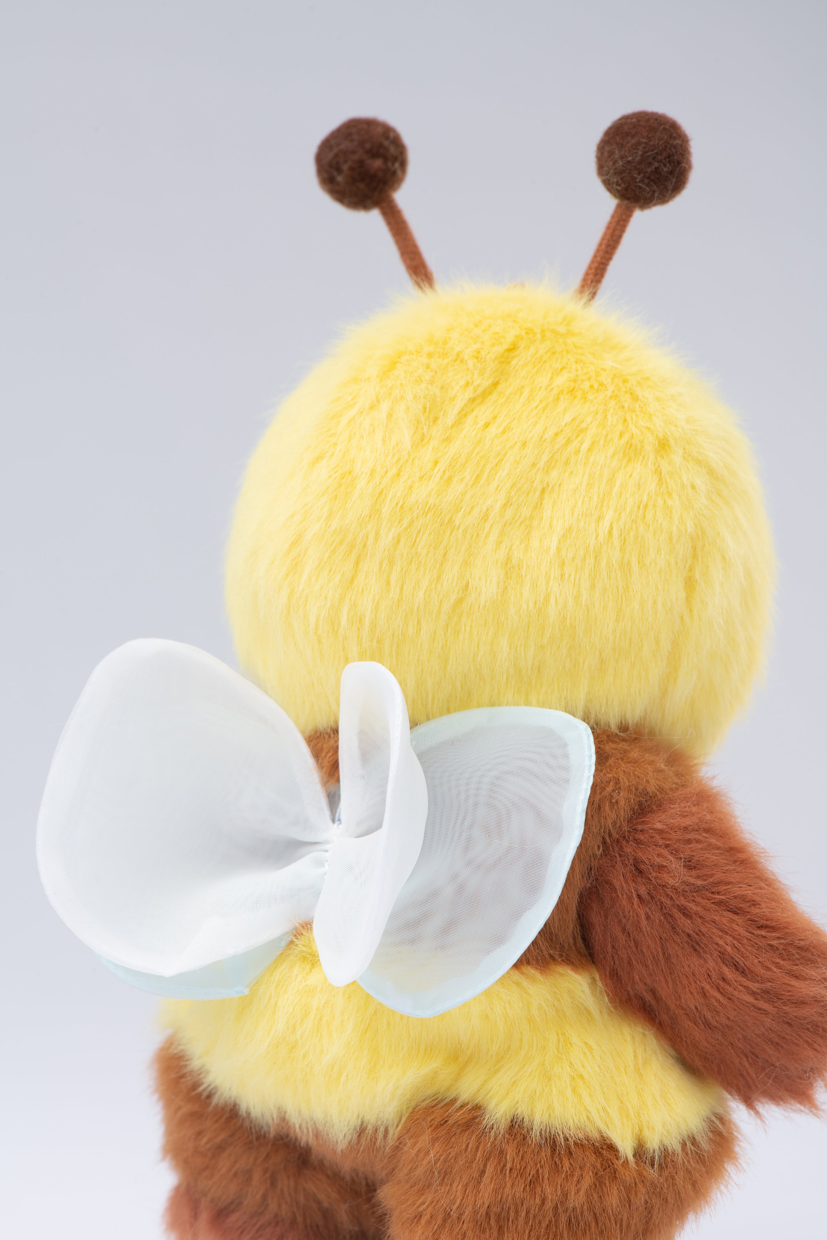 Lina Bear Honeybee with Keychain - Chestnut (15cm)