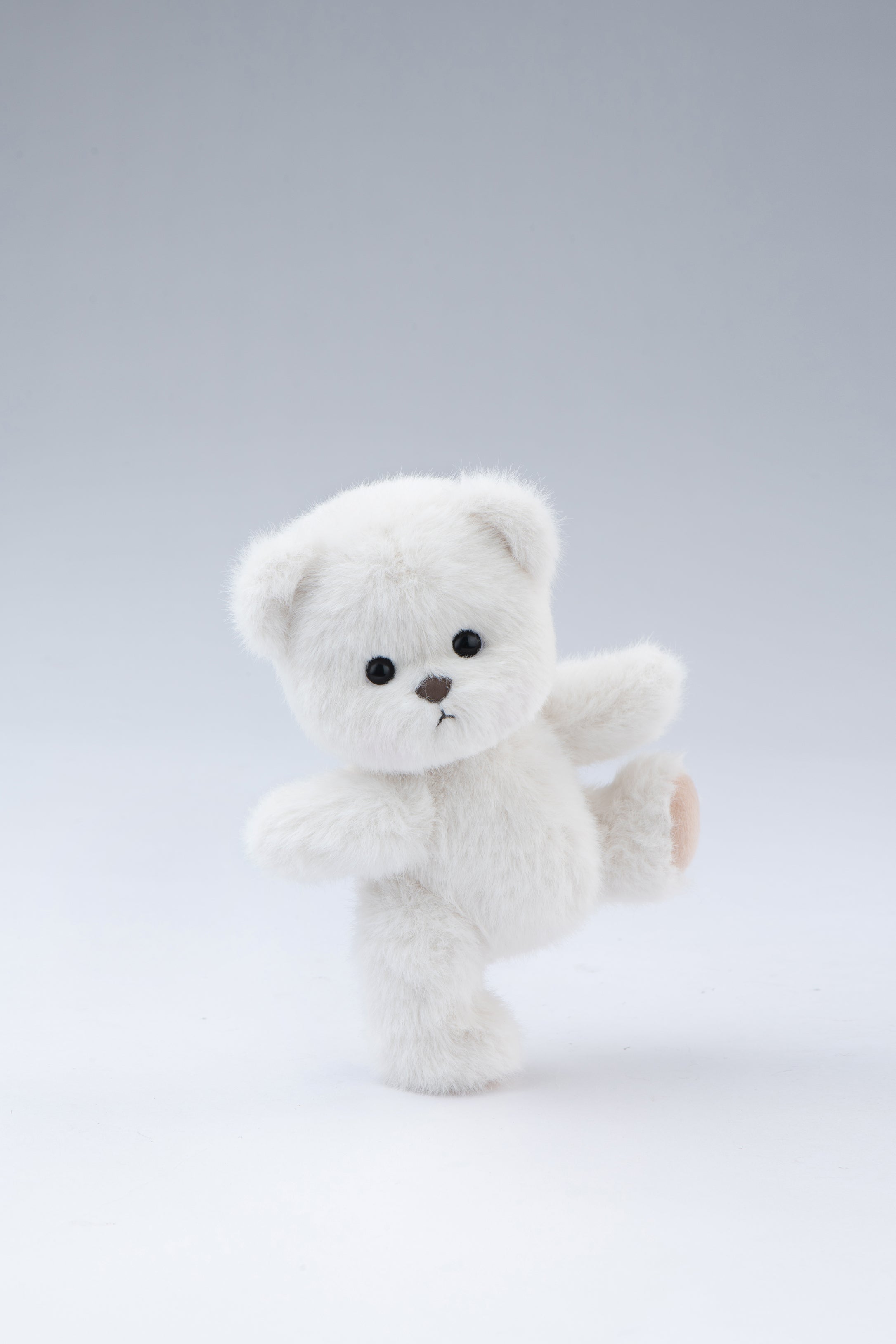 Lina Bear Long-Hair - White (20cm) v. 2025
