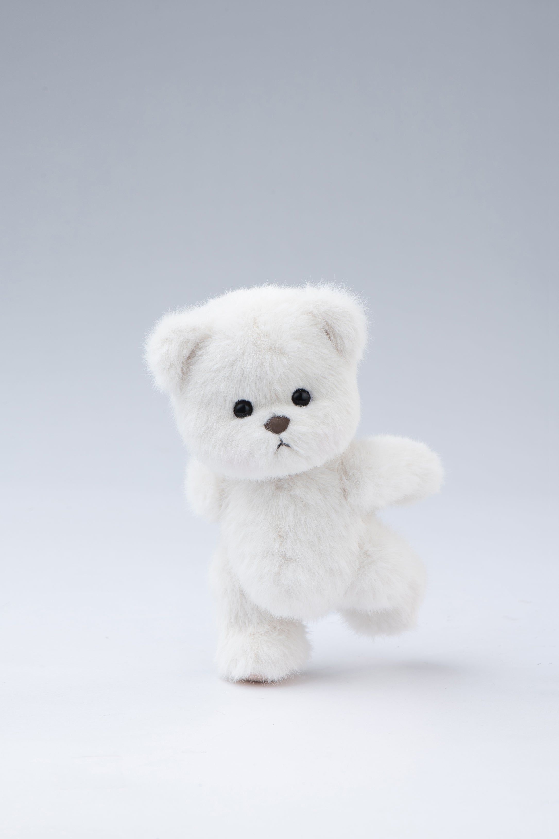 Lina Bear Long-Hair - White (20cm) v. 2025