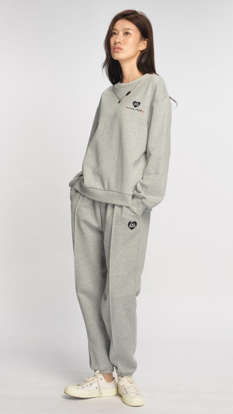 “Classic Heart Emblem” Sweatshirt (L)