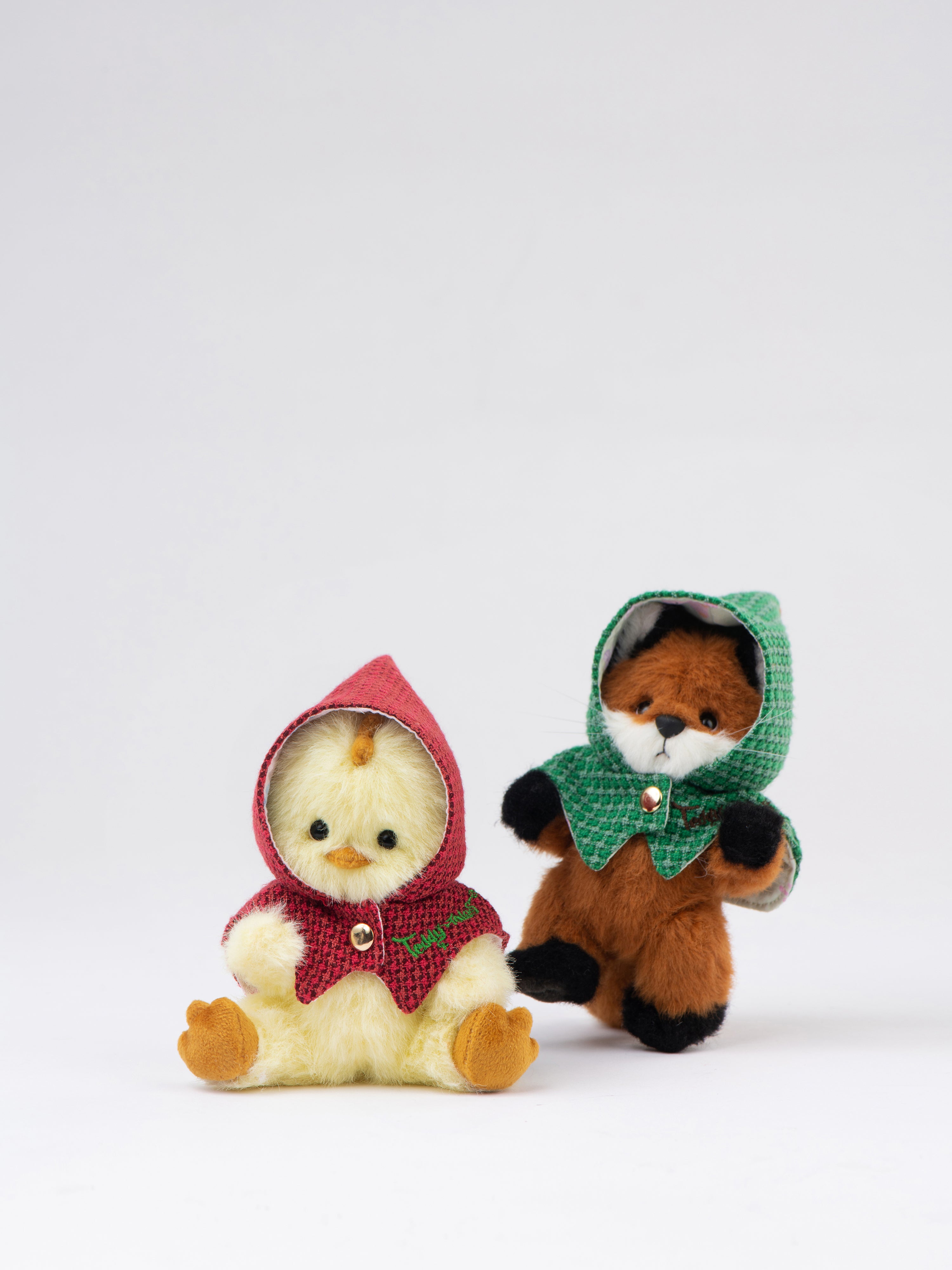 Lina Chick Red Checkered Cloak with Keychain (12cm)